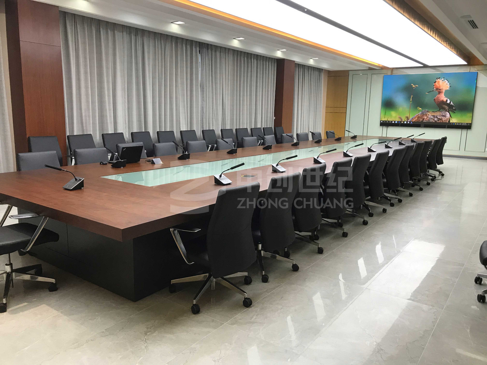 深圳市龍崗區深高速五聯綜合服務樓高層會議室側面照.jpg 深圳市龍崗區深高速五聯綜合服務樓高層會議室側面照.jpg